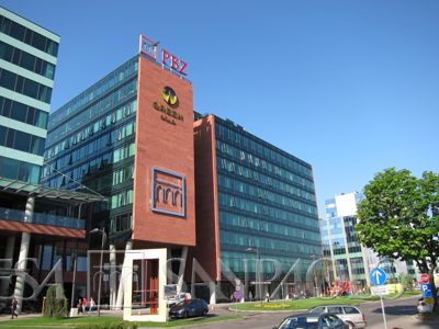 Privredna Banka Zagreb (PBZ), Zagabria headquarter on 6 Ulica dr. Franje Račkog, 1999-2000 (photographer unknown)