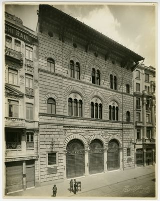 Banco Francés e Italiano para a América do Sul, São Paulo branch on 27 Rua 15 de Novembro, 1921 (photograph  by Photo-Studio Hugo D. Zanella)