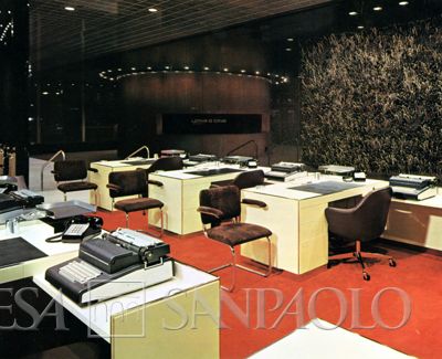 Banco di Napoli, New York branch, photograph dated ca. 1982, taken from the financial statements for 1982, 1983, p. 19 (photographer unknown)