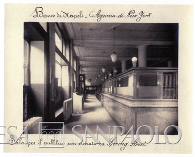 Banco di Napoli, New York agency, photograph dated 1909-1928 taken from the book "Il Banco di Napoli, cinque secoli di storia", 2010, p. 63 (photograph by United Photo Studios)