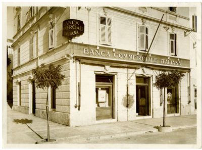 Banca Commerciale Italiana, Lussinpiccolo (Mali Loinj) branch on 194 Riva IV Novembre, 18 October 1938 (photograph by Dante Lussin)