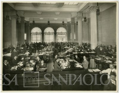 Banco Francés e Italiano para a América do Sul, São Paulo branch on 27 Rua 15 de Novembro, 1921 (photograph  by Photo-Studio Hugo D. Zanella)