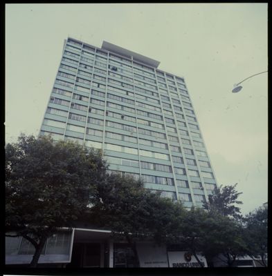 Banca Commerciale Italiana, Caracas representative office on Avenida Andrés Bello - Edificio Centro Andrés Bello, Torre Oeste, 1976-1983 (photographer unknown)