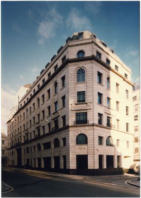 Banca Commerciale Italiana, London branch on 42 Gresham Street, 1983 (photographer unknown)