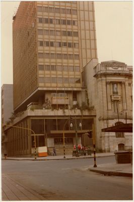 Banco Frances e Italiano de Colombia, Bogotà agency on Calle 71, 1976 - 1982 (photographer unknown)