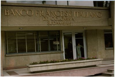 Banco Frances e Italiano de Colombia, Bogotà Centro Administrativo Nacional (C.A.N) agency, 1976 - 1982 (photographer unknown)