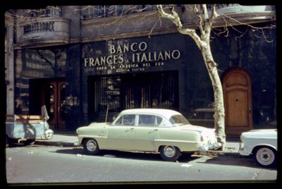 Banque Française & Italienne pour l'Amérique du Sud (Sudameris), Montevideo agency on Centro district, 1970-1980 (photographer unknown)